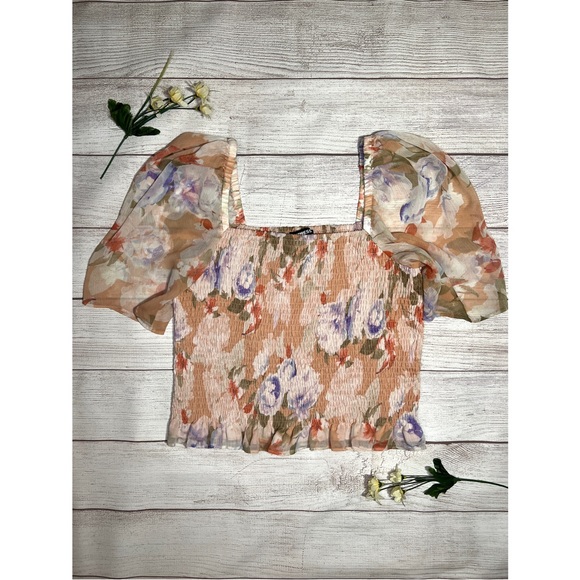 EXPRESS Floral Puff Sleeve Smocked Top - Picture 10 of 16